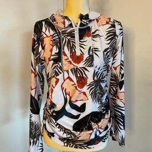 Long sleeve, drawstring hoodie w sun protection